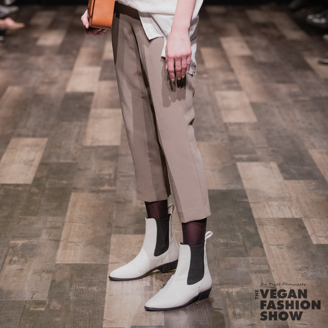 Harlow Chelsea Boots (vegan, white)